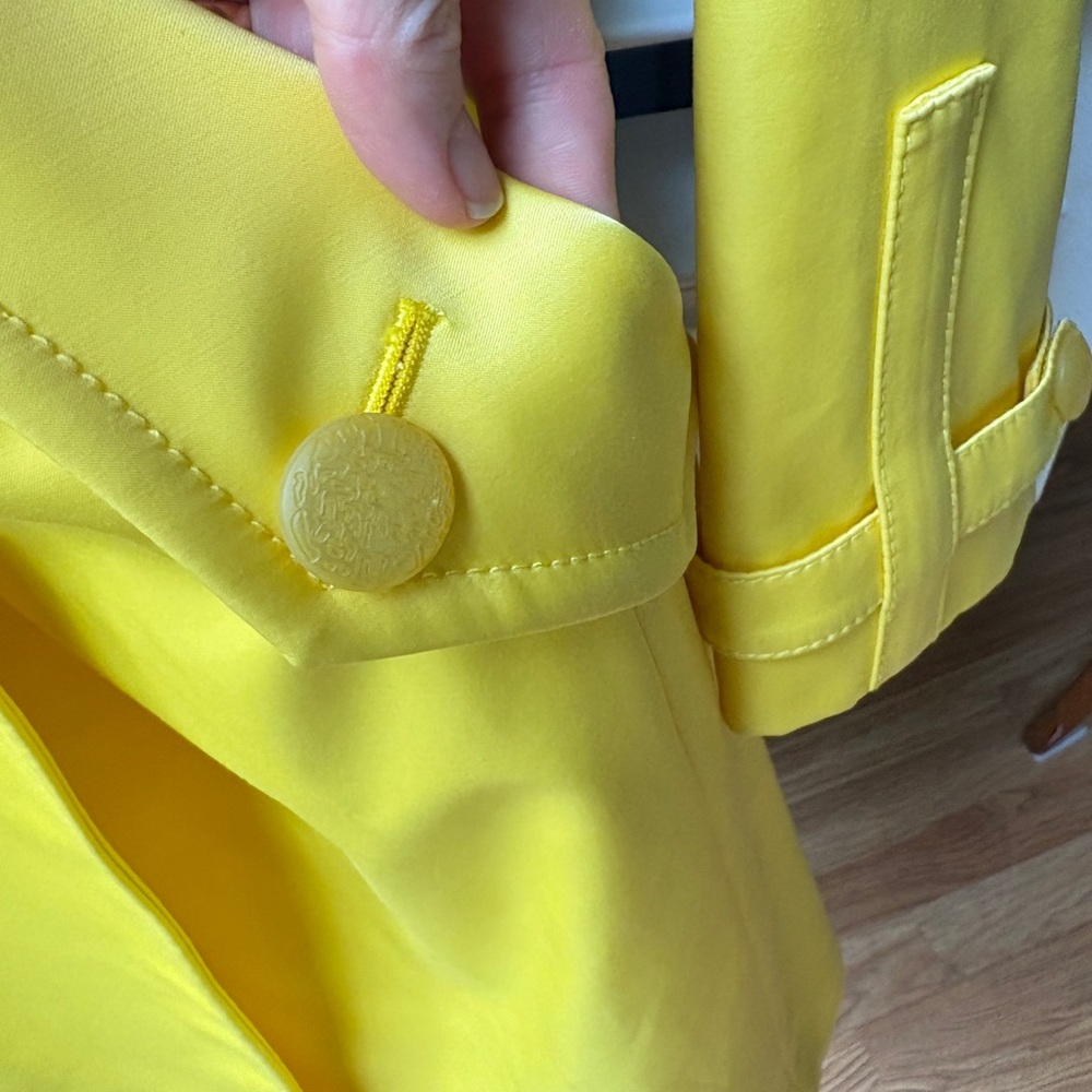 Cole Haan Women's Vibrant Yellow Trench Coat. Look 👀 at the is beautiful trench! - Picture 6 of 14